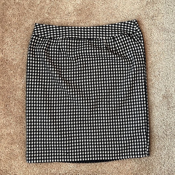 Ann Taylor Wool Blend Pencil Skirt - Picture 6 of 7